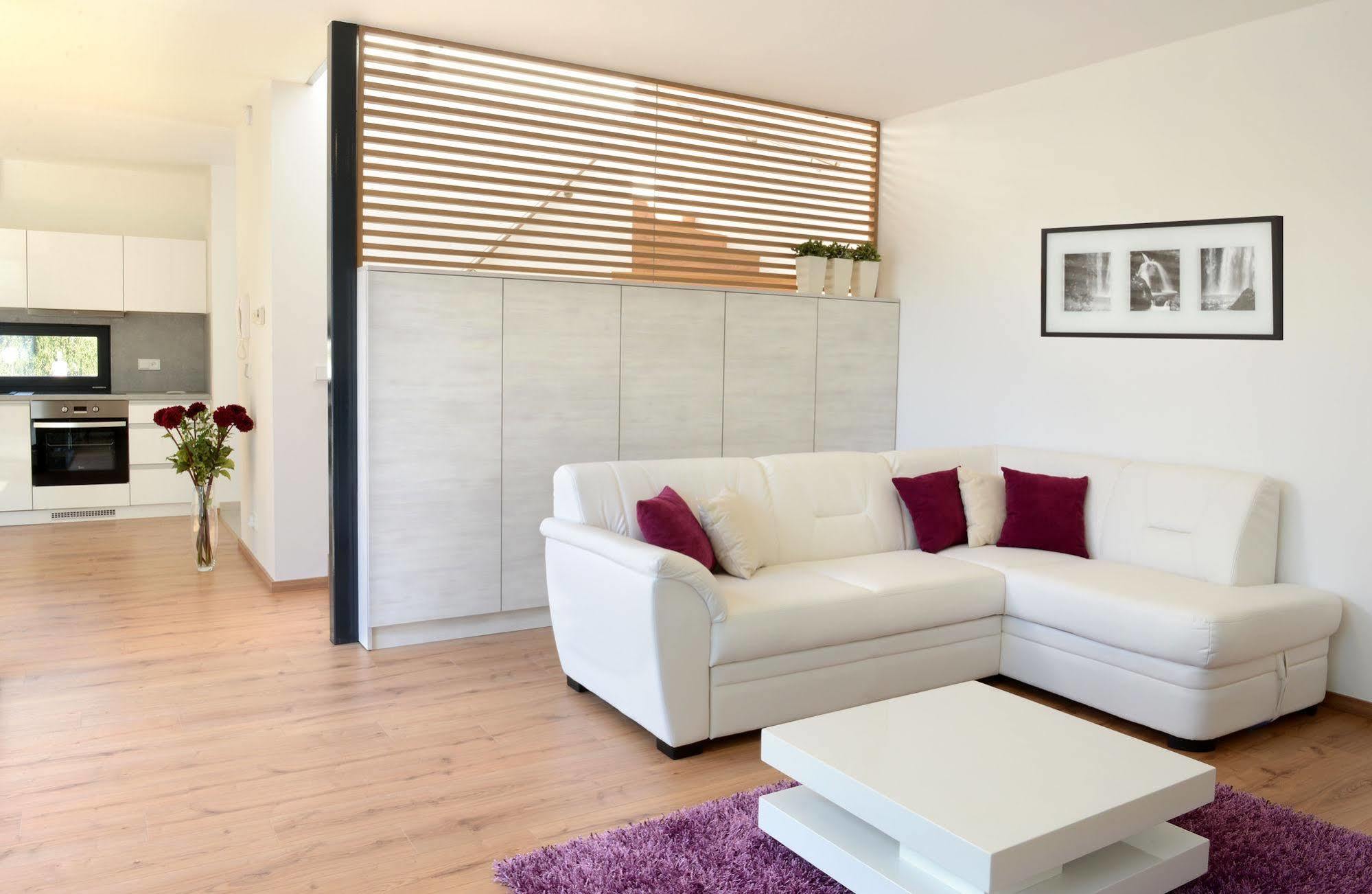 Apartmany Eden - Rezidence ลูฮาโชวิตเซอ ภายนอก รูปภาพ