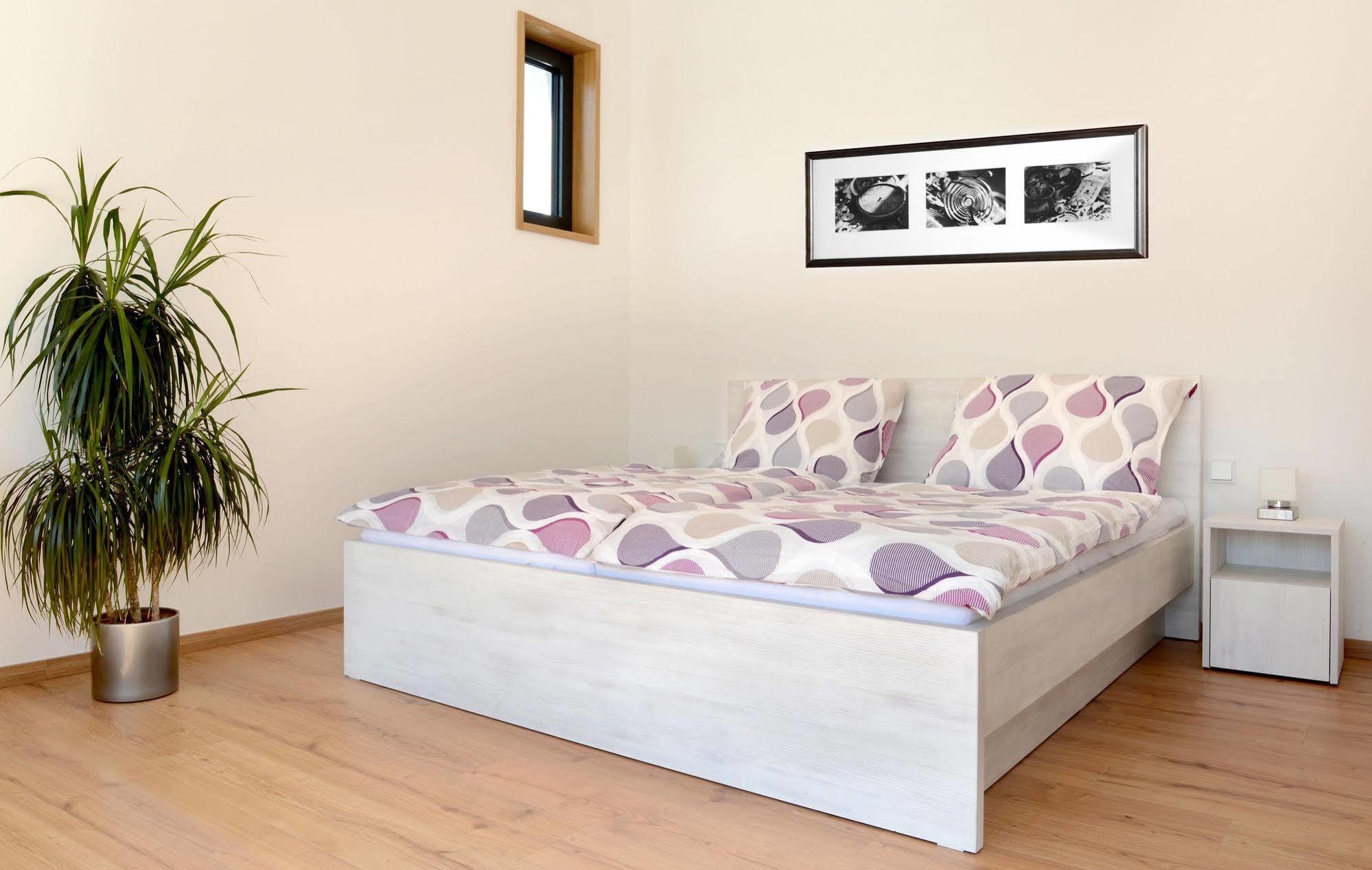Apartmany Eden - Rezidence ลูฮาโชวิตเซอ ภายนอก รูปภาพ